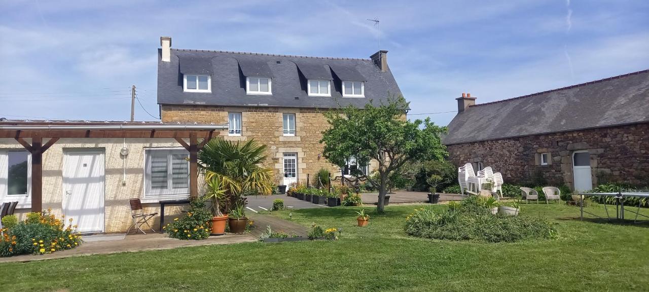 Le Relais De Launay Ploubazlanec Exteriör bild