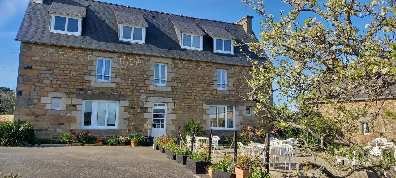 Le Relais De Launay Ploubazlanec Exteriör bild