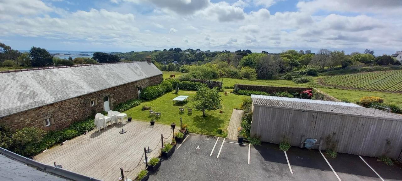 Le Relais De Launay Ploubazlanec Exteriör bild
